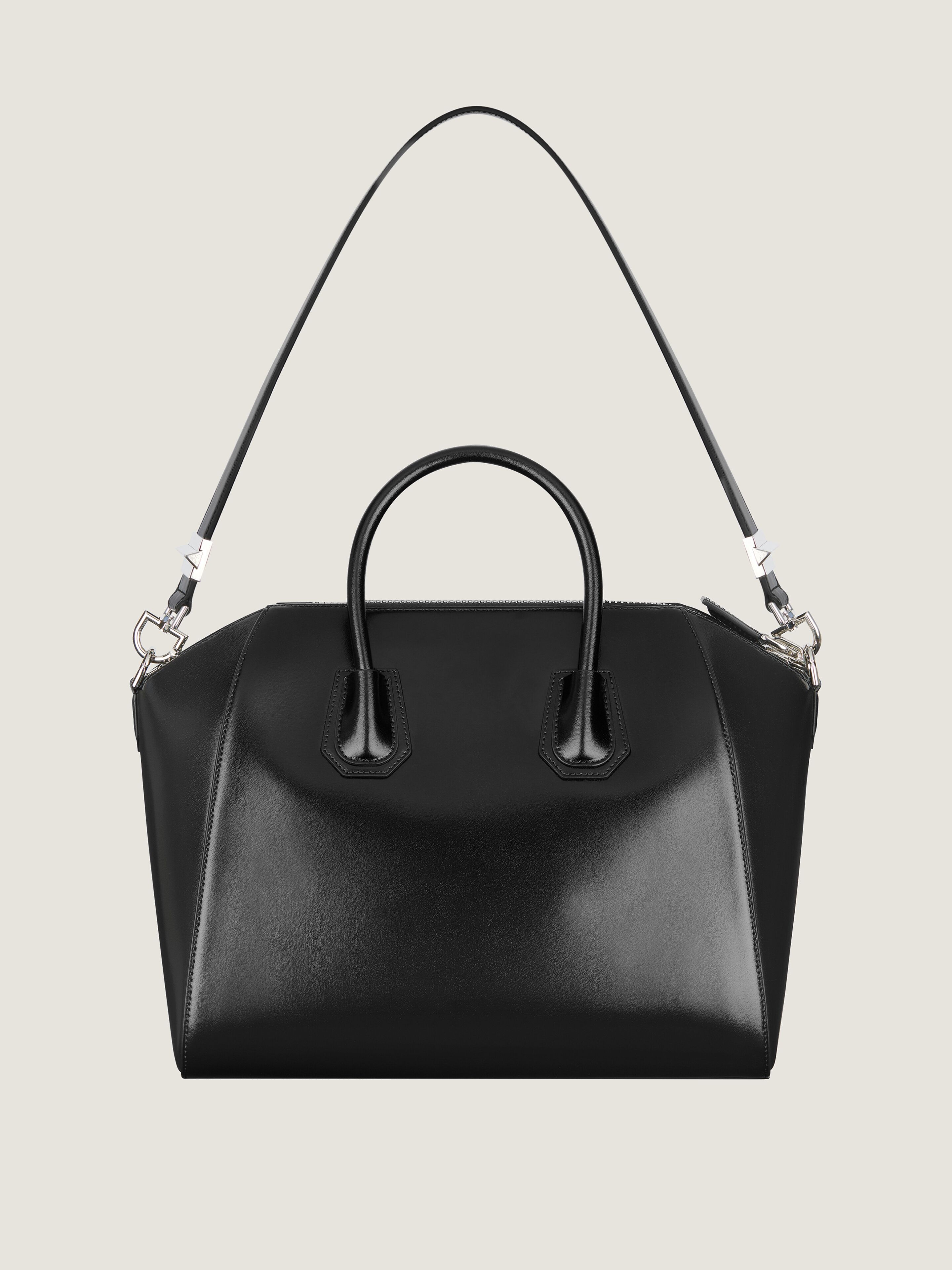 Medium Antigona bag in Box leather